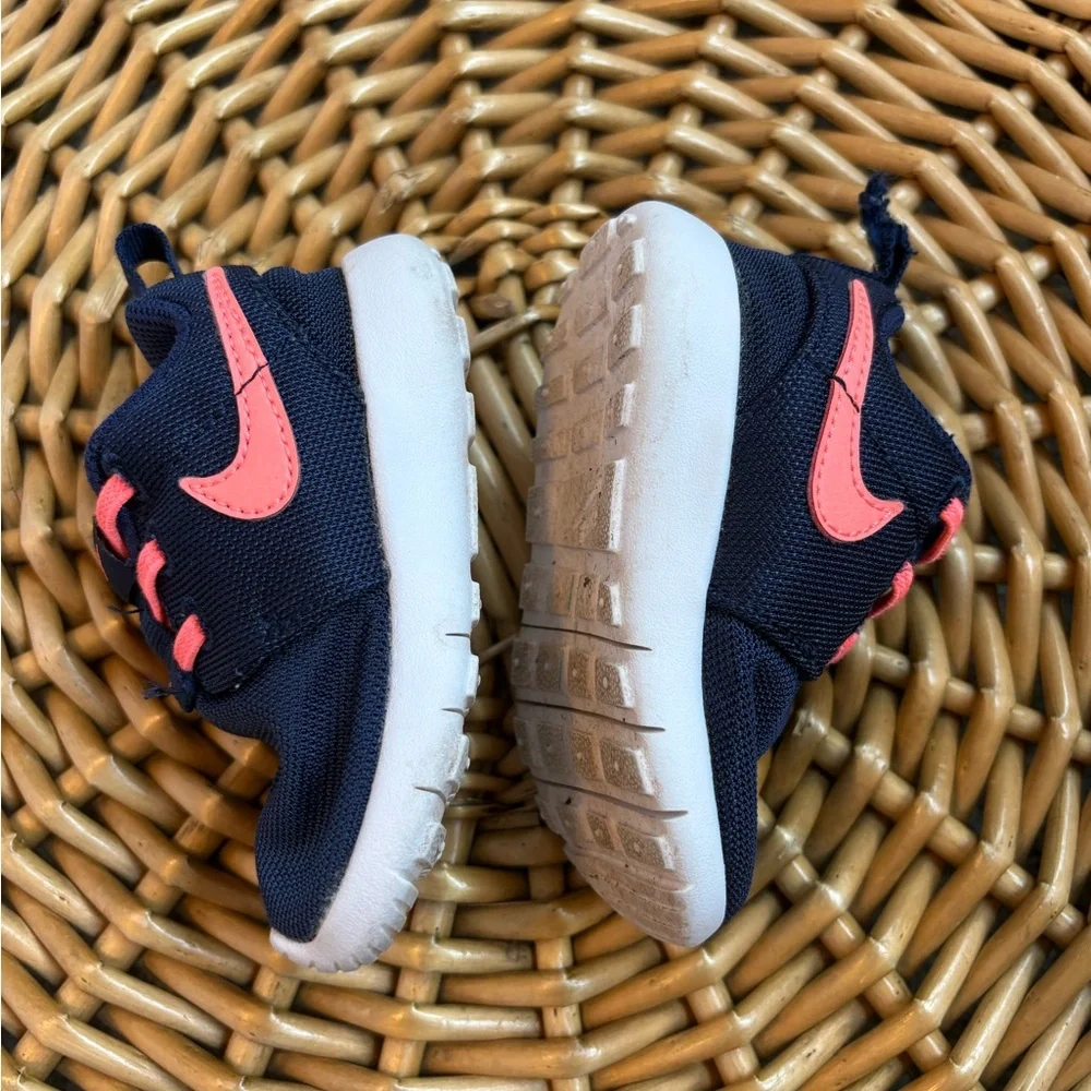 Nike Roshe One Infant Blue Pink Slip On Sneakers Size 4C